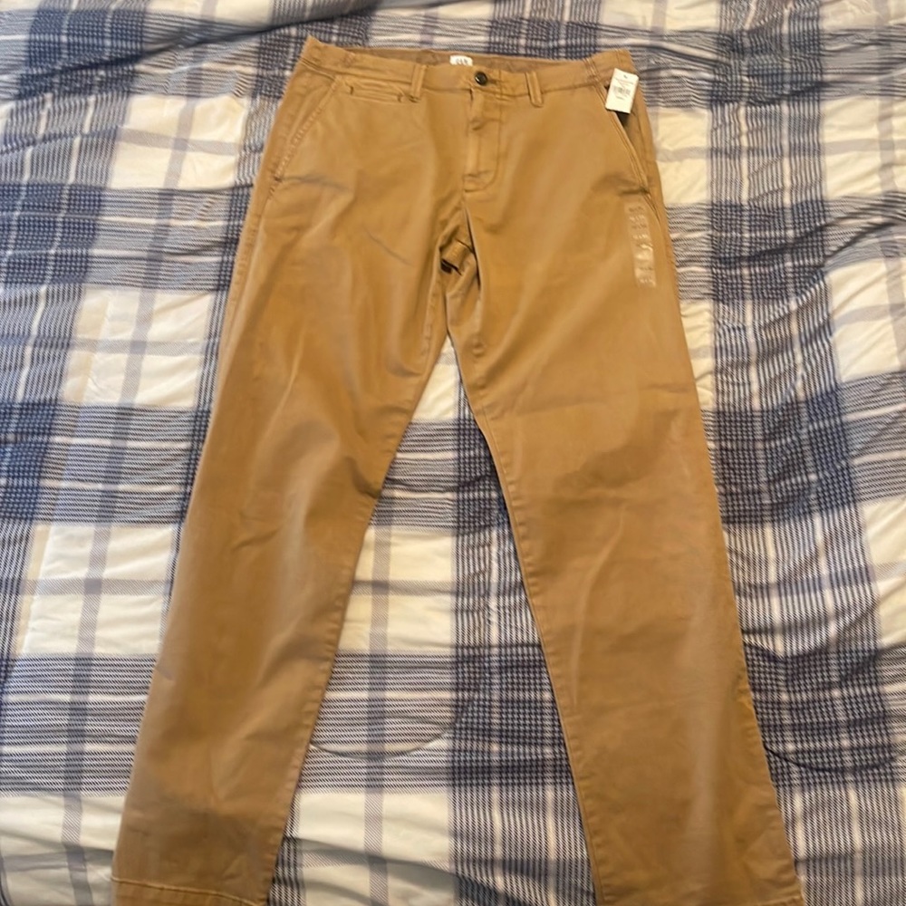 GAP 32 x 34 Khaki Pants